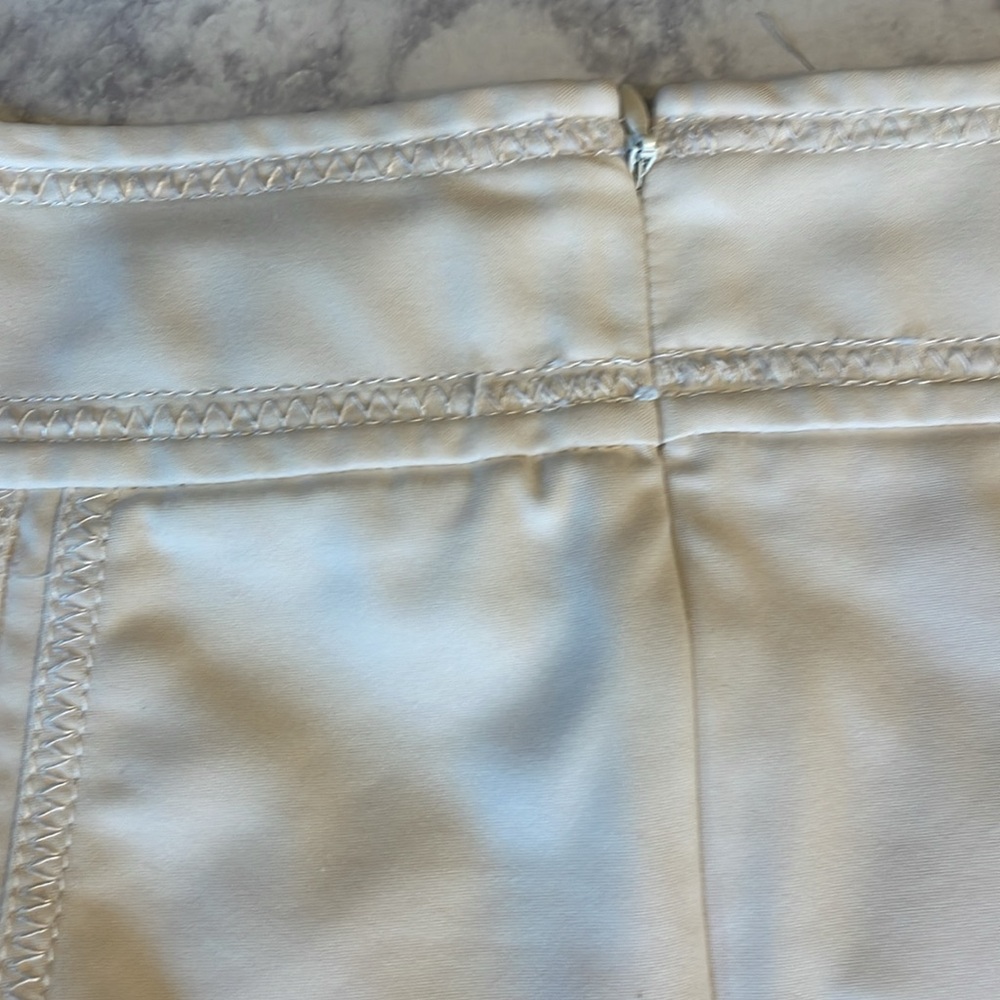 White & Black - white skirt - Picture 5 of 5